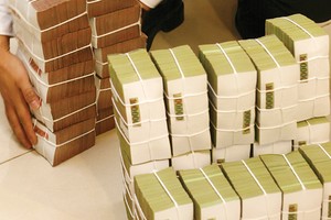 Nợ xấu ngân hàng đang bị “giam lỏng”