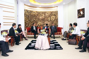 Ông Đặng Hồng Anh và Ban lãnh đạo Tập đoàn Thành Thành công làm việc với Tổng lãnh sự quán Pháp, Fabrice Mauries