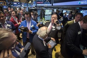 Phố Wall tăng điểm phiên đầu tuần nhờ cổ phiếu Internet và công nghệ sinh học - Ảnh: Reuters