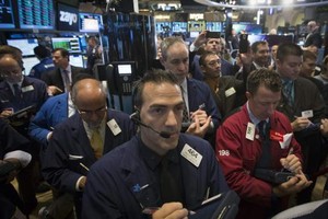 Phố Wall đã có phiên đảo chiều đáng tiếc - Ảnh: Reuters