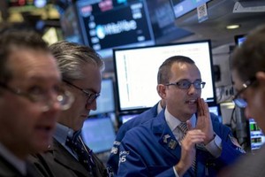 Phố Wall lại lập đỉnh cao lịch sử mới - Ảnh: Reuters