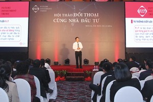 Ông Phan Trung Phương, Chủ tịch HĐQT F.I.T thuyết trình trước các nhà đầu tư