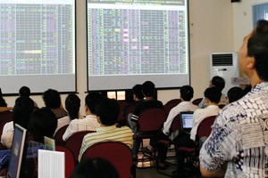 Công ty đại chúng sắp hết cửa “trốn” niêm yết