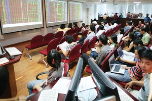 “Nới room đang được Chính phủ xem xét ban hành…”