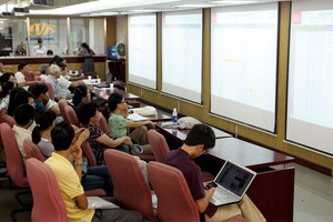 Nới room, không nên trao quyền cho cổ đông lớn