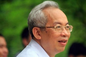  Ông Lê Văn Lớ, Chủ tịch HĐQT kiêm Tổng giám đốc CTCP Dược phẩm Hà Tây