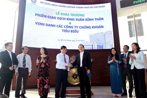 Những hình ảnh đẹp tại phiên khai Xuân trên HOSE