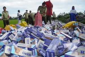 Phó Thủ tướng "phê bình” Bộ Công Thương vì thông tin sai về chống buôn lậu thuốc lá 