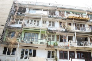 Chung cư Thanh Đa xuống cấp nghiêm trọng. Ảnh: Gia Huy