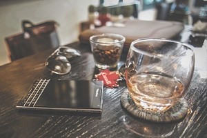 BlackBerry điều chỉnh giá BlackBerry Passport xuống còn 10,99 triệu đồng và được tặng kèm bao da hộ chiếu BlackBerry