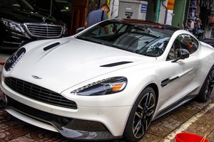 Aston Martin Vanquish màu trắng độc nhất ở Sài Gòn