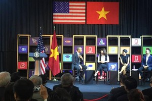 Tổng thống Mỹ làm MC khi đối thoại với start-up Việt