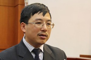 Ông Đặng Quyết Tiến cho rằng việc các ngân hàng giữ lại cổ tức không phải giải pháp căn cơ