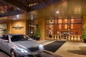 Bên ngoài khách sạn Intercontinental Asiana Saigon. Ảnh: Oyster