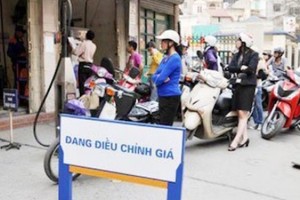 Giá xăng giảm tiếp 200 đồng/lít từ 15h hôm nay