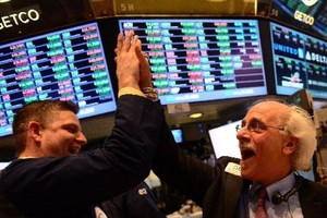 Giới đầu tư phố Wall liên tiếp có niềm vui (Ảnh minh họa: AFP)