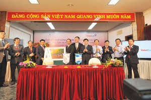 Lễ ký kết tài trợ dự án của Nhà máy Chế biến gỗ MDF Kiên Giang