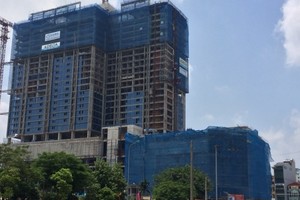 Dự án Artemis ở số 3 Lê Trọng Tấn (Thanh Xuân, Hà Nội) hiện đã xây dựng gần xong phần thô nhưng chưa hoàn thiện thủ tục pháp lý. Ảnh: Khôi Nguyên