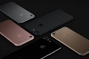 iPhone 7 và 7 Plus màu đen 'cháy hàng' sau 20 phút