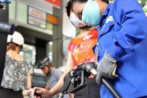 Bộ Tài chính không đồng tình vớiquan điểm cho rằngthuế đang chiếm hơn một nửagiá xăng dầu.