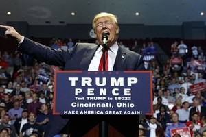 Ông Donald Trump tại buổi vận động tranh cử ở Ohio hôm 13/10. Ảnh:AP