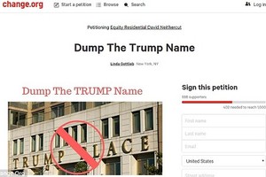Thư kiến nghị trực tuyến có tên "Xóa tên Trump" của cư dân tòa nhà. Ảnh: Change.org