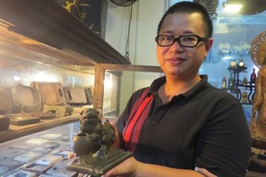 Bộ sưu tập nghiên mực cổ của ông chủ 8X