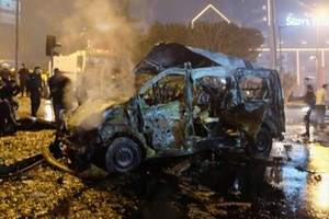 Khoảnh khắc bom phát nổ gần sân vận động Thổ Nhĩ Kỳ