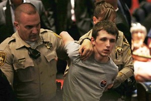 Sanford bị bắt tại cuộc vận động tranh cử của ông Trump ở Las Vegas. Ảnh: AP