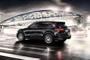 Phiên bản đặc biệt Porsche Cayenne S Platinum với ngoại thất đậm chất thể thao.