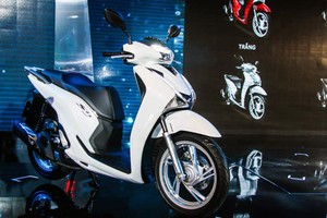 Mẫu Honda SH 150i ABS theo giá đề xuất của nhà sản xuất ở mức 90 triệu đồng.