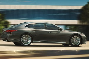 Với sedan hạng sang thế hệ mới, Lexus kỳ vọng sẽ trở thành mẫu xe đắt khách.