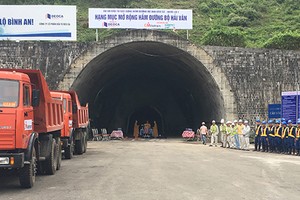Hầm Hải Vân 2 được mở rộng từ hầm lánh nạn. Ảnh: Xuân Hoa.