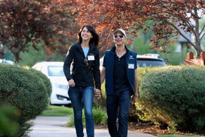 Những đôi giày bình dân của CEO công nghệ thế giới