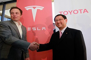 Toyota chấm dứt quan hệ đối tác để trở thành đối thủ của Tesla