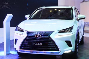 NX300 2018 ra mắt tại triển lãm ôtô Việt Nam 2017.