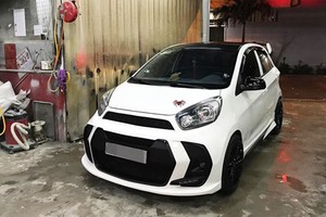 Kia Morning độ bodykit tại xưởng thực hiện ở Sài Gòn. Ảnh:Vũ Phi Long.