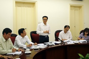 Phó Thủ tướng Vũ Đức Đam phát biểu tại cuộc họp về cổ phần hóa Hãng Phim truyện Việt Nam (VFS). Ảnh: VGP/Đình Nam