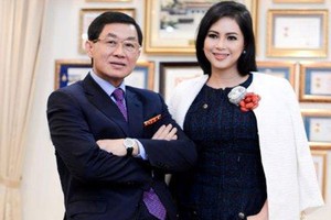 Ông Johnathan Hạnh Nguyễn và bà Lê Hồng Thủy Tiên