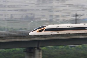 Tàu cao tốc Fuxing của Trung Quốc chạy tuyến Bắc Kinh - Thượng Hải. Ảnh:Reuters