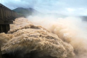 Thủ tướng chỉ đạo khẩn cấp ứng phó mưa lũ và đảm bảo an toàn hồ đập