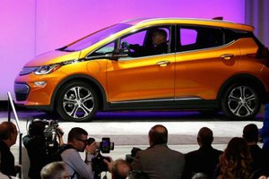 Mẫu Chevrolet Bolt EV trình làng tại North American International Auto Show tại Detroit hồi tháng 9 vừa qua.Ảnh: Reuters