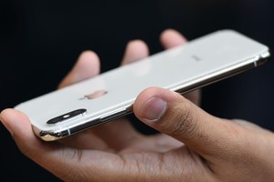 Sau một ngày về Việt Nam, iPhone X mất giá hơn 20 triệu đồng