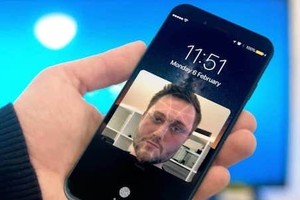 iPhone X ngừng nhận dạng khuôn mặt khi pin dưới 10%