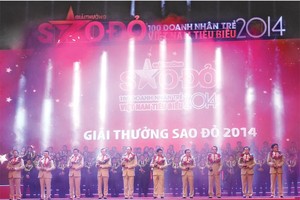 Trao Giải thưởng Sao Đỏ - Doanh nhân trẻ Việt Nam tiêu biểu 2017: Doanh nhân thời đại