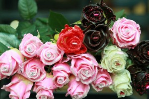 Hồng phủ socola bán khá chạy. Ảnh:Flowerbox.