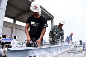 Nhà thầu tăng thêm công nhân cho dự án đường sắt Cát Linh - Hà Đông