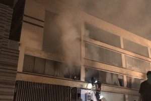 Xưởng bánh kẹo ABC ở Sài Gòn bốc cháy ngùn ngụt trong đêm