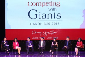 Các diễn giả tại trao đổi tại buổi giao lưu