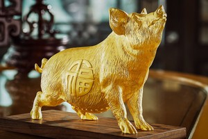 Tượng heo vàng giá trăm triệu ở Sài Gòn